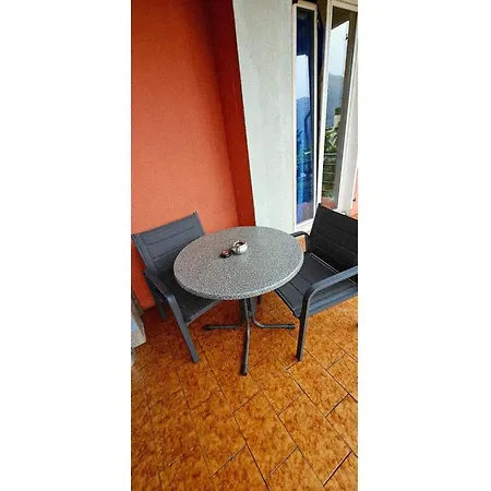 With Two And Shared Bathroom Gasthuis