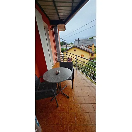 Gasthuis With Two And Shared Bathroom 3*