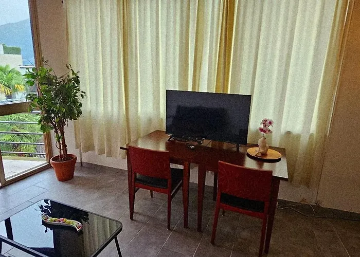 With Two And Shared Bathroom 3* Minusio