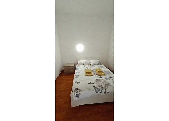 With Two And Shared Bathroom Pensjonat 3*