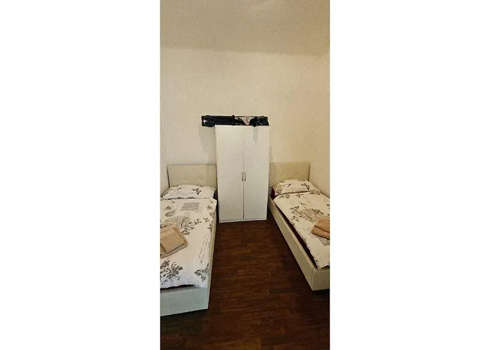 بيت ضيافة With Two And Shared Bathroom Minusio