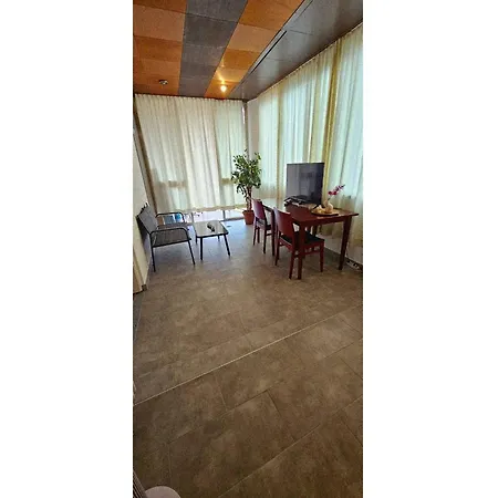 With Two And Shared Bathroom Гостевой дом